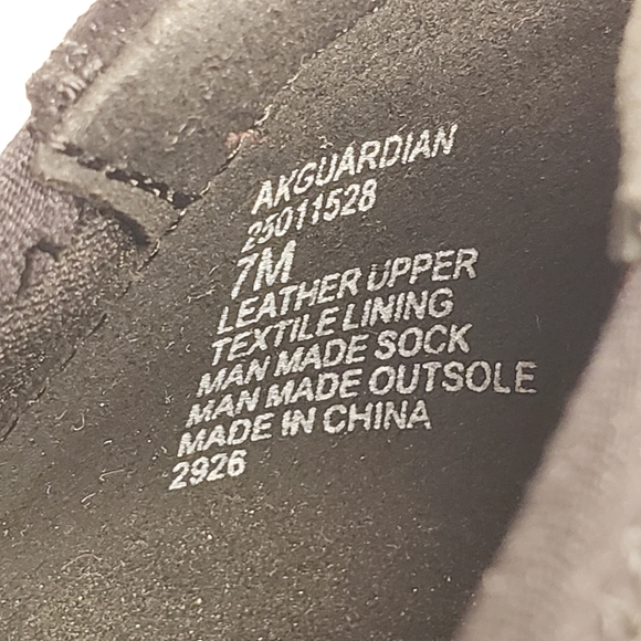 Size 7M, Black 2 inch Heels - Picture 9 of 11